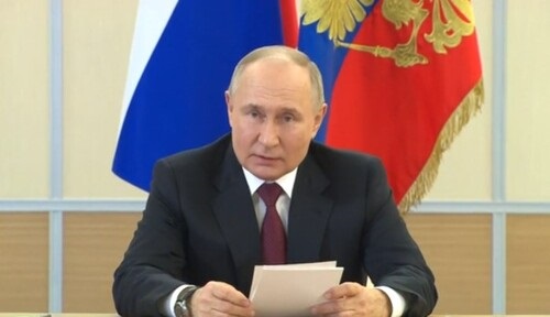 Перестановки в правительстве: Путин отправил в отставку нескольких министров